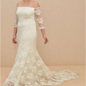 Torrid Ivory Off Shoulder Lace & Sequin Wedding Dress 18